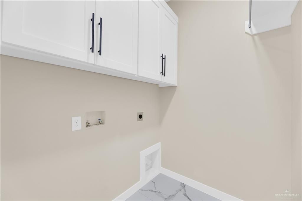 5812 N Playa Del Sol Street. Edinburg, TX 78542