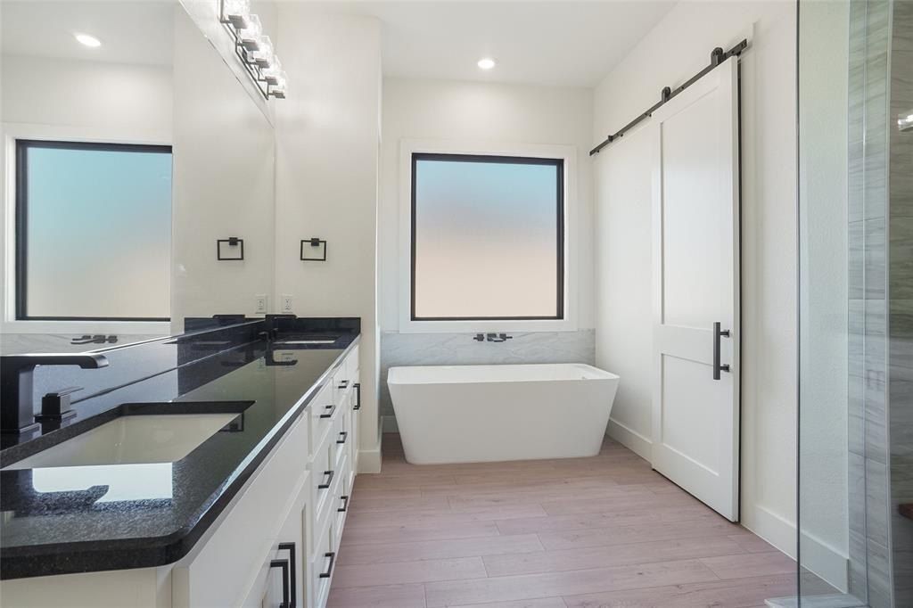 207 Stuart Street. Paradise, TX 76073