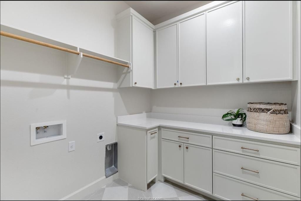 4388 Iron Mountain Dr. Bryan, TX 77802