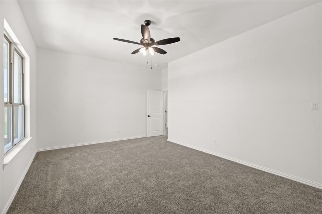 441 Paradise Ridge Drive. Waxahachie, TX 75167