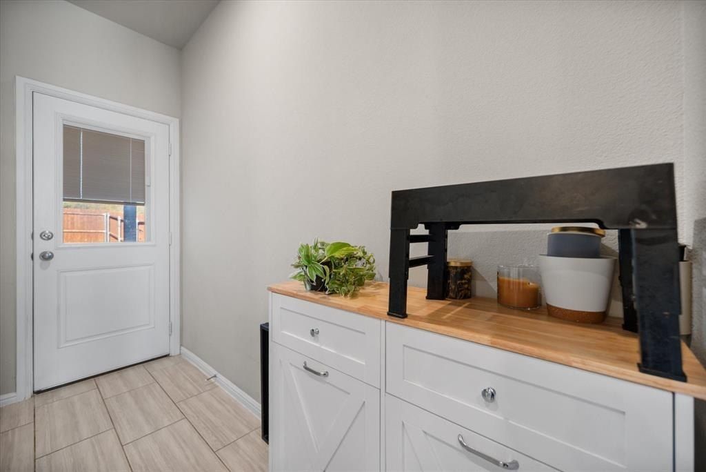 3133 Strawberry Farm Lane. Fort Worth, TX 76140