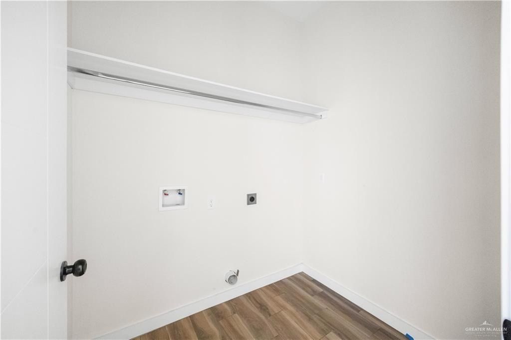 606 W La Pointe Avenue. Alton, TX 78573