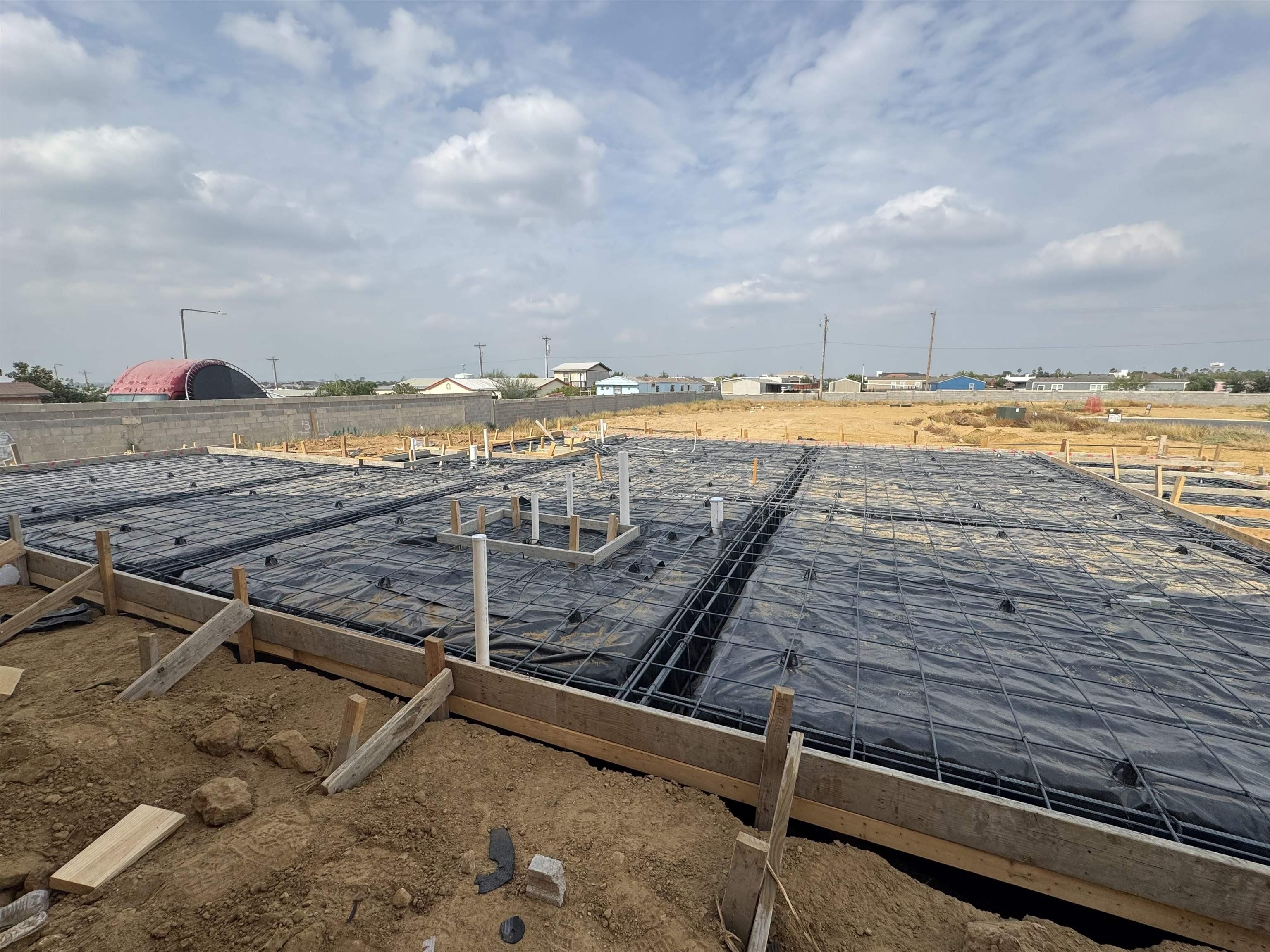 2818 Adamsville. Laredo, TX 78046