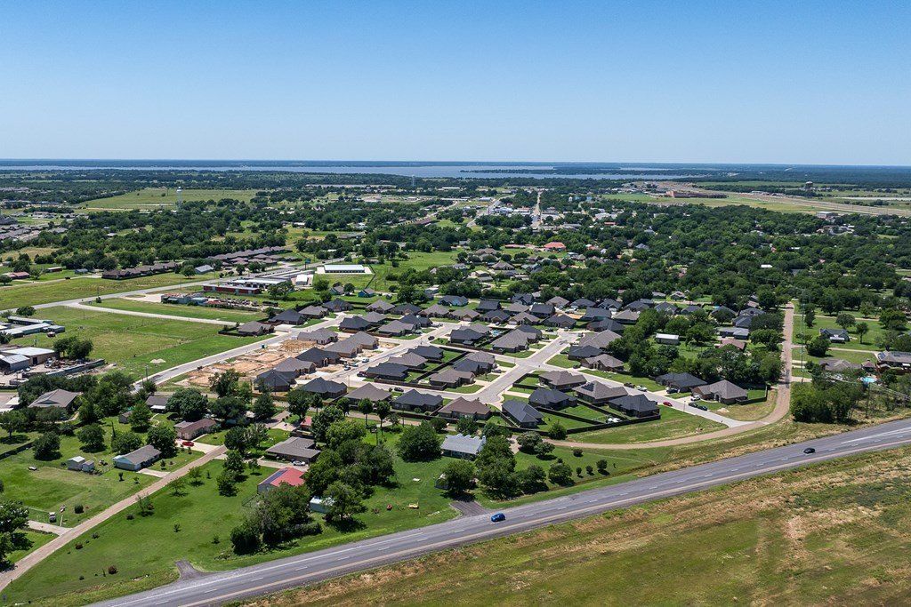 504 Limestone Cir. Mabank, TX 75147