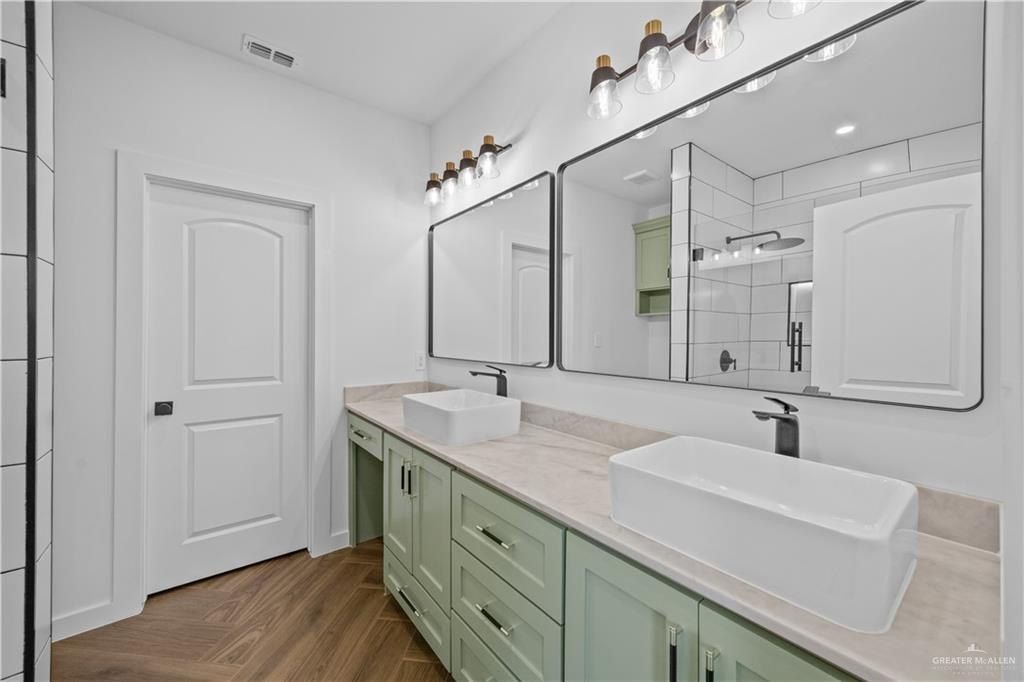 5904 N Playa Del Sol Street. Edinburg, TX 78542