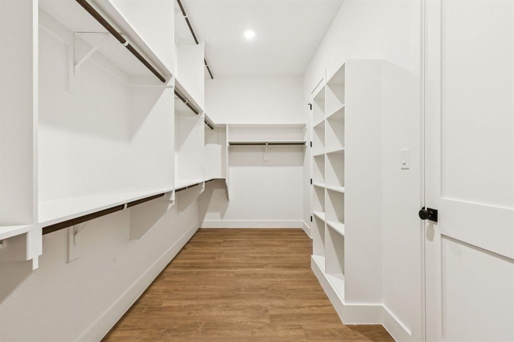 711 Hummingbird Lane. Justin, TX 76247