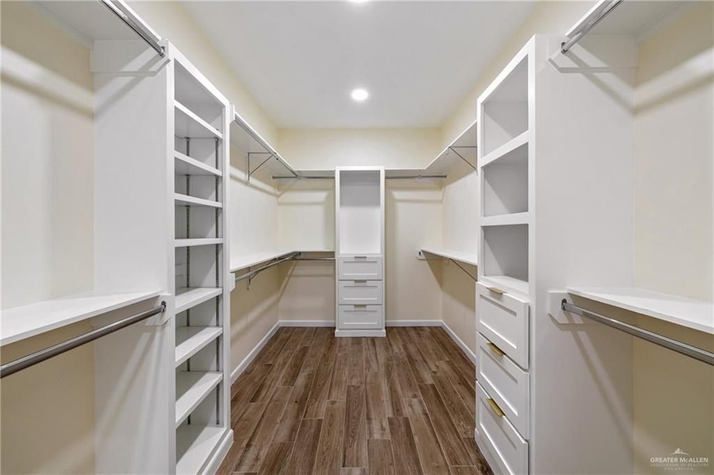 1602 Helen Drive. Weslaco, TX 78596