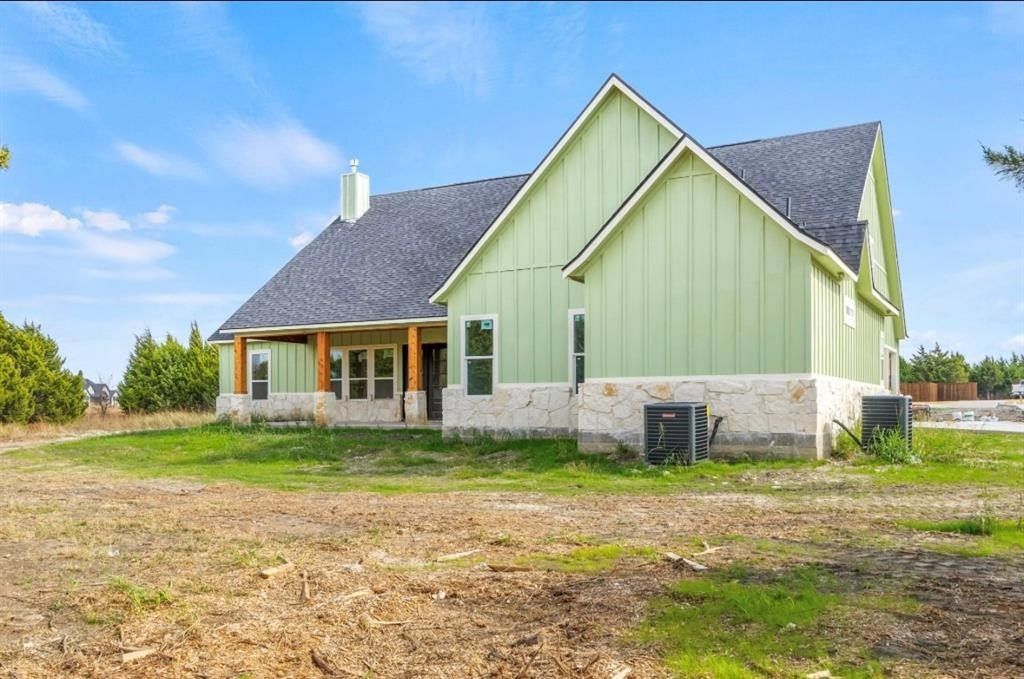 3061 Stonebriar Drive. Waxahachie, TX 75165