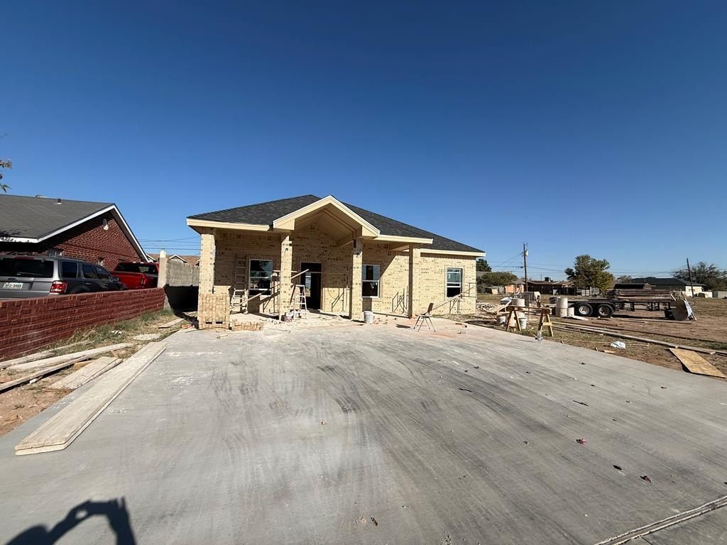 1407 E Nobles Ave. Midland, TX 79701