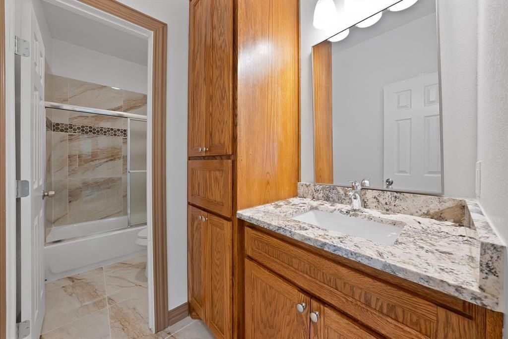 206 Hix Road. Cleburne, TX 76031