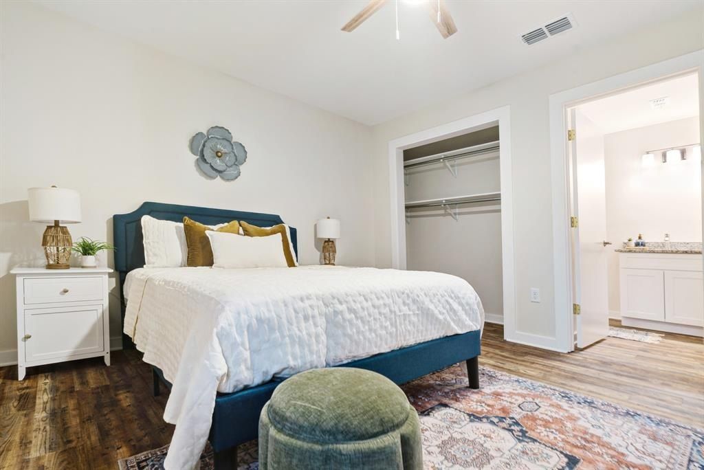 1337 E Houston Street. Paris, TX 75460