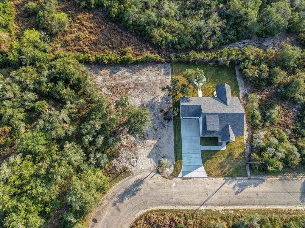 157 Walter Heldenfels Cir. Rockport, TX 78382