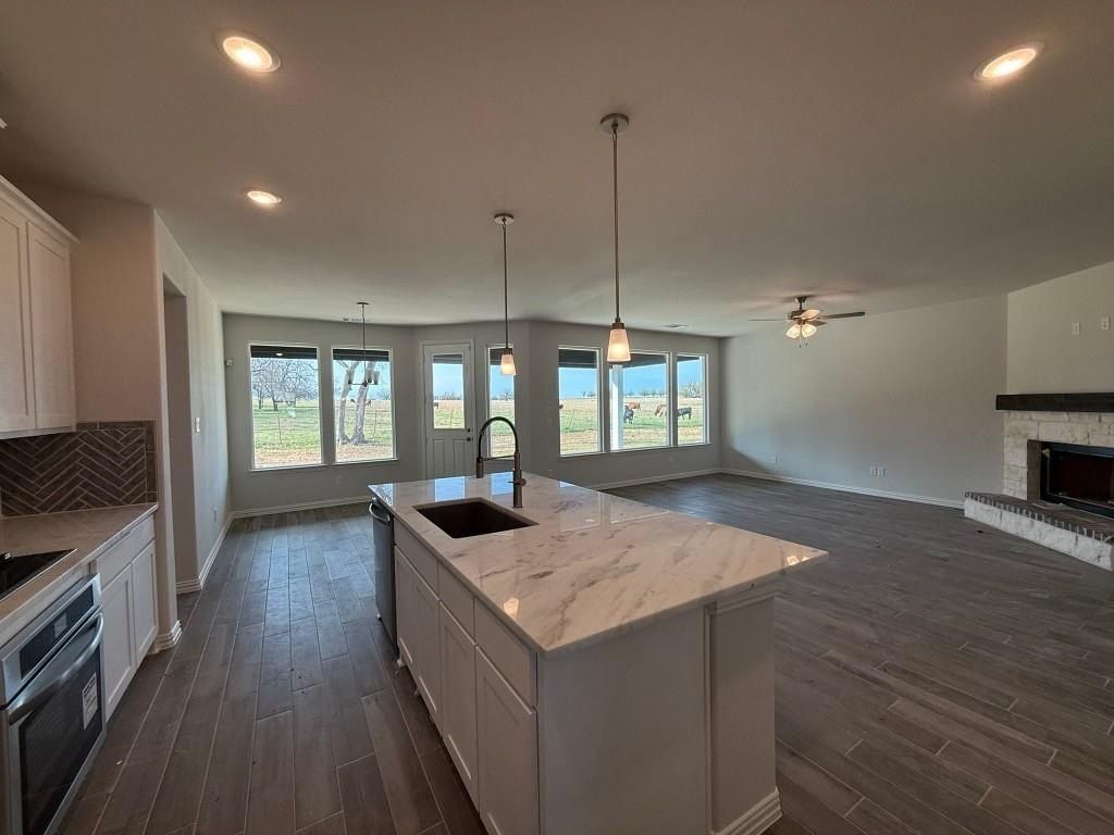 60 Zion Way. Valley View, TX 76272