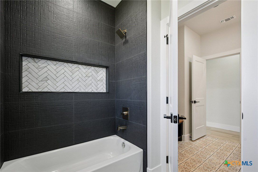 1020 Inka Road. Salado, TX 76571