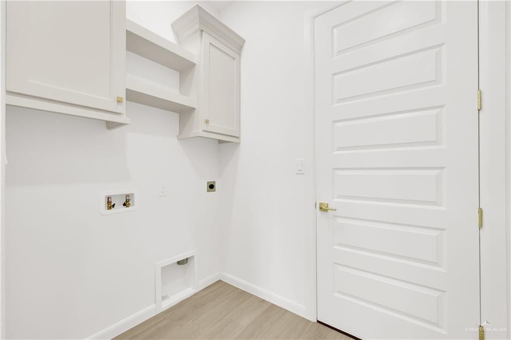 4716 S Waterford Avenue. Edinburg, TX 78539