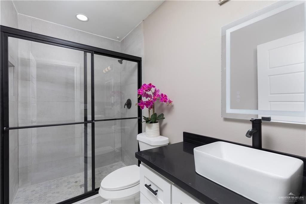 1712 W B Street. Mission, TX 78572