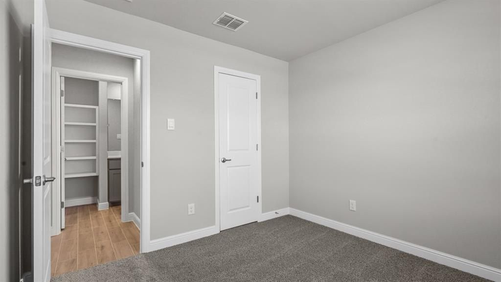 10404 Sunset Shore Drive. Midlothian, TX 76065