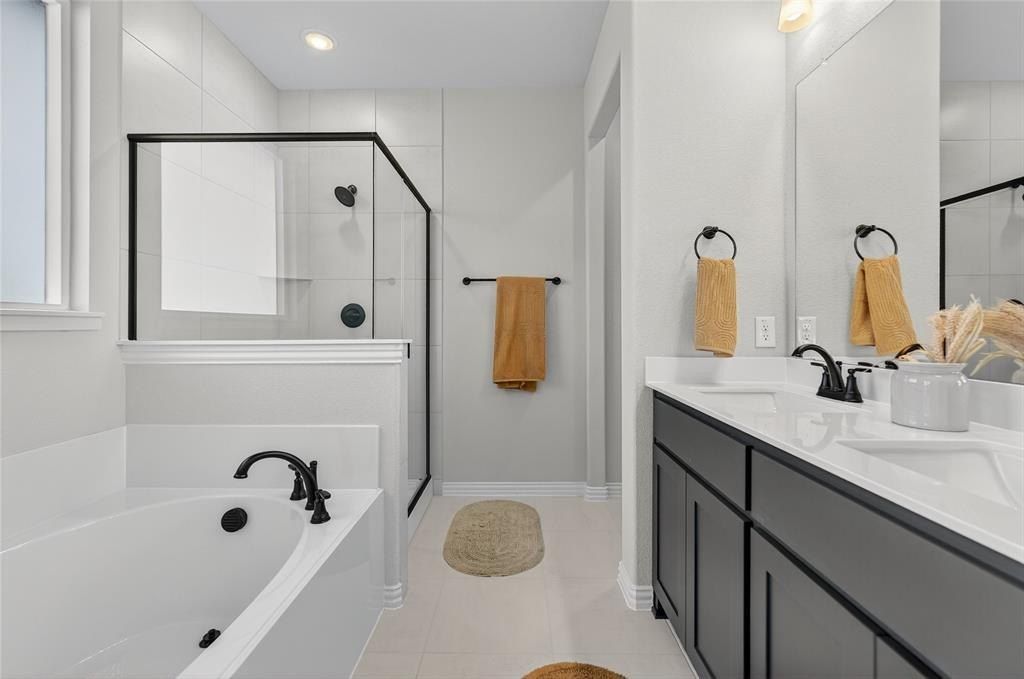 400 Hayden Faith Court. Springtown, TX 76082