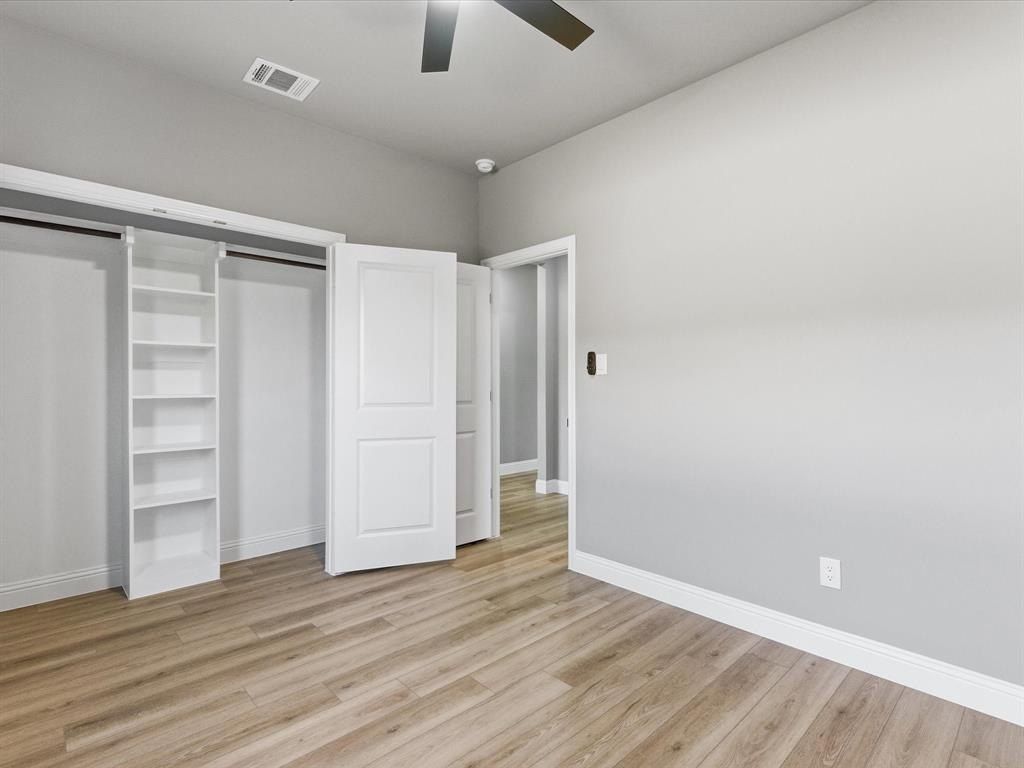 3527 Flint Rock Circle. Granbury, TX 76048