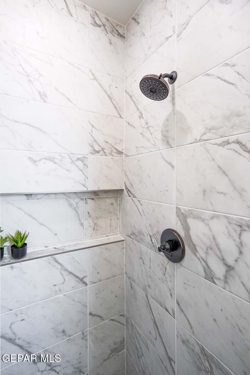 208 Playa Vista Street. Horizon City, TX 79928