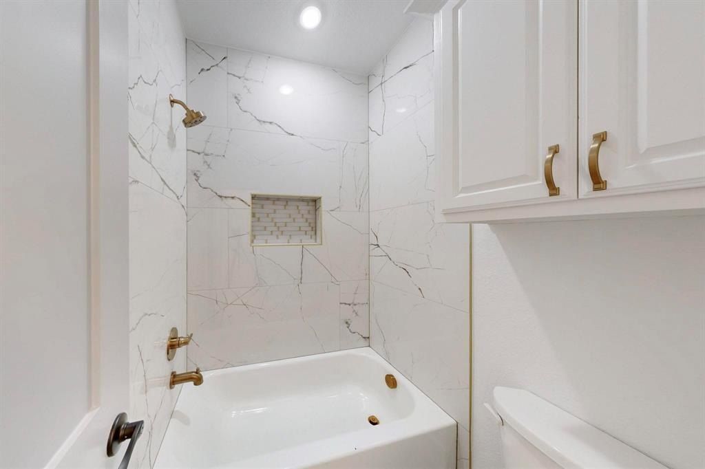 3533 County Road 1092. Celeste, TX 75423