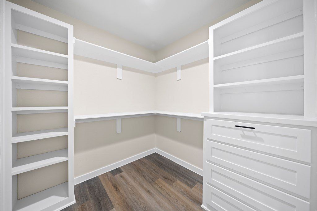 115 Village Place. Wake Village, TX 75501