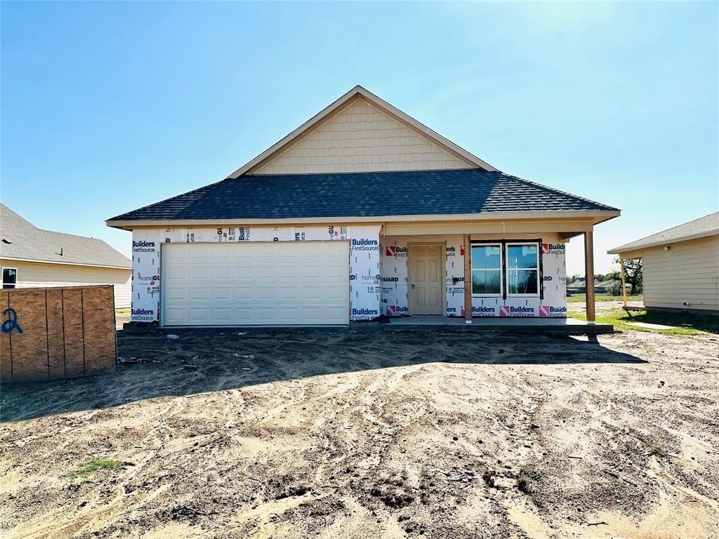 612 Crockett Drive. Cleburne, TX 76033