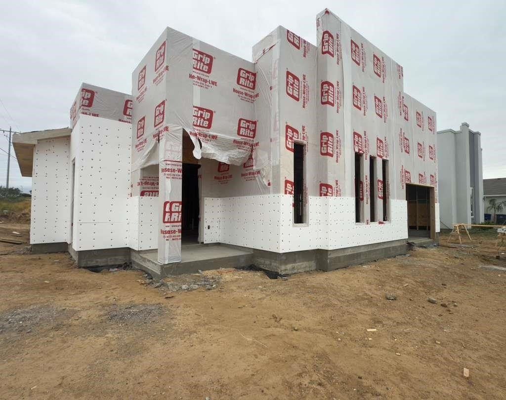 5501 Eva Ct. Laredo, TX 78046