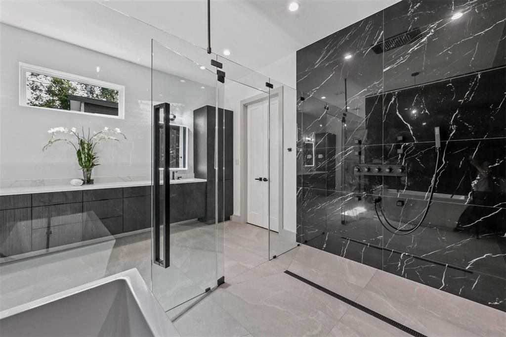 4511 Stigall Drive. Dallas, TX 75209