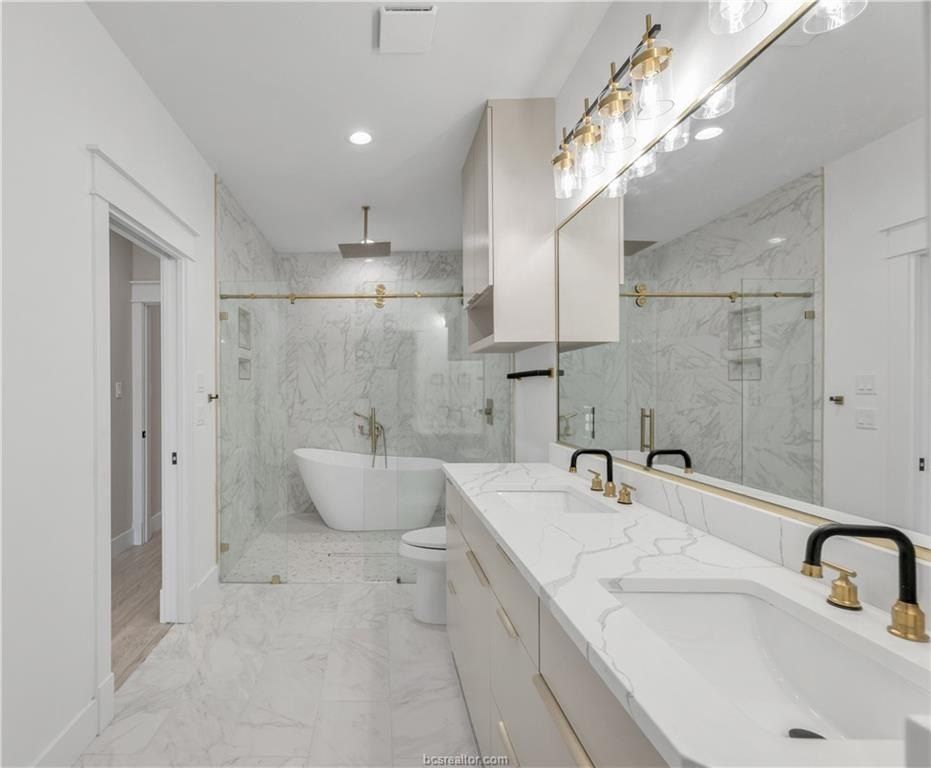 5085 North Oakland Lane. Bryan, TX 77808