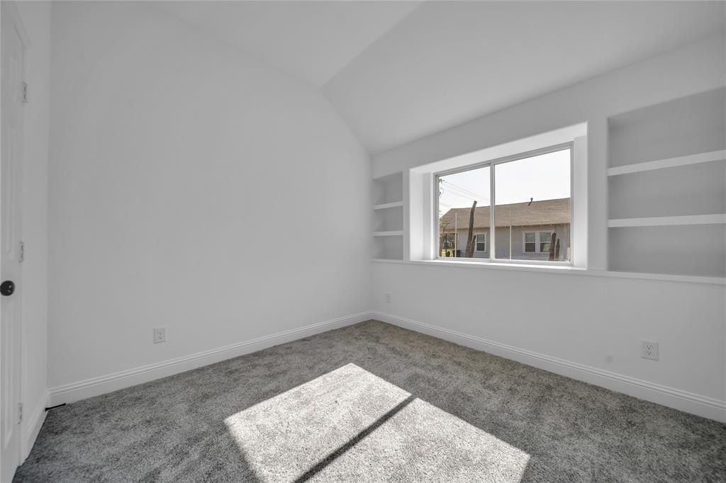 817 N Virginia Street. Terrell, TX 75160