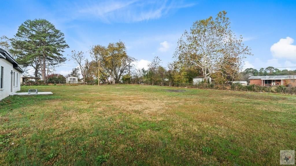 105 Oak St. Maud, TX 75567