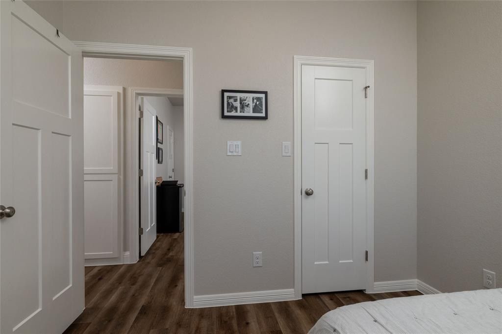 1577 Saylee Lane. Burleson, TX 76028