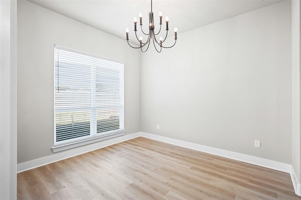 825 Forward Pass Drive. Hewitt, TX 76643