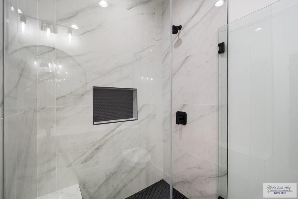 7407 Converse Lake. Brownsville, TX 78520