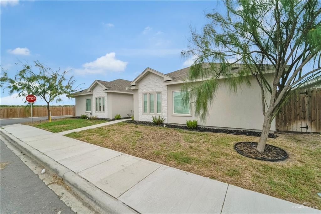 1024 N Abbey Avenue. Edinburg, TX 78541