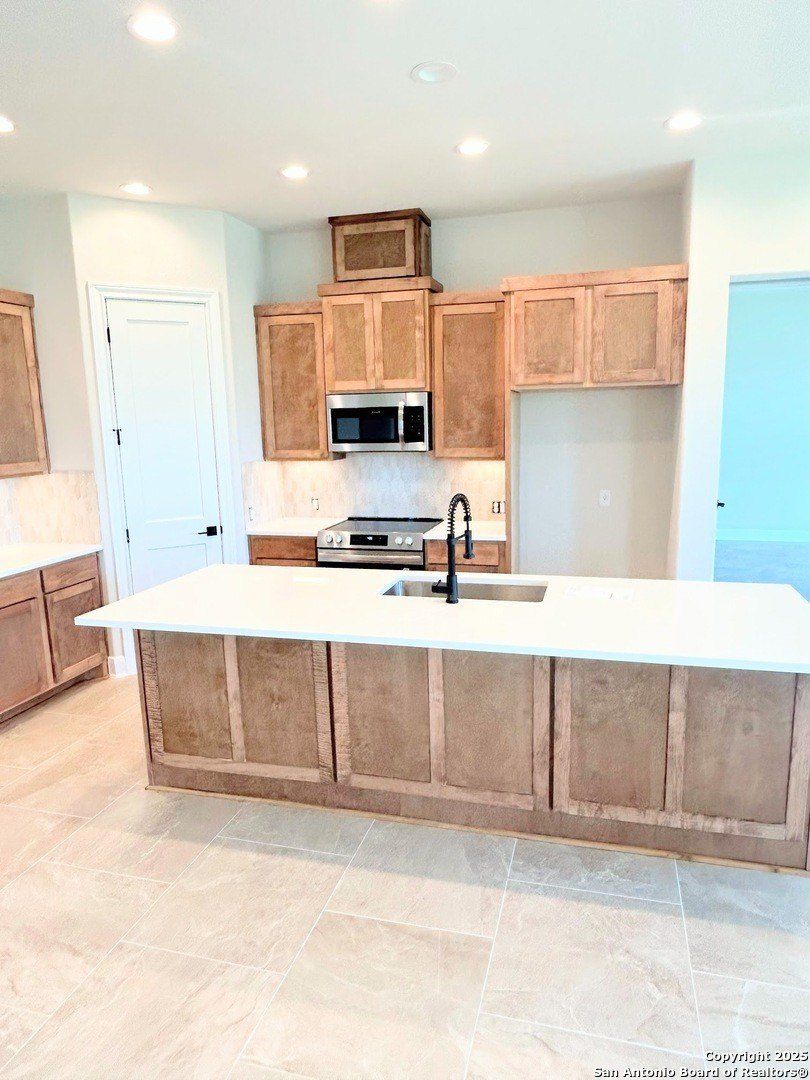 177 Pine Valley Dr. La Vernia, TX 78121