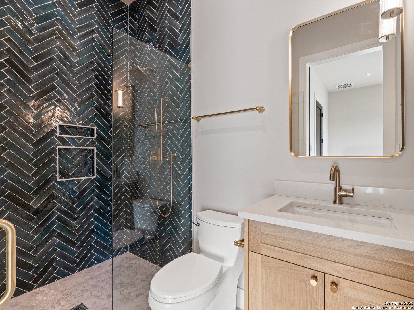 2018 Paradise Pkwy. Canyon Lake, TX 78133