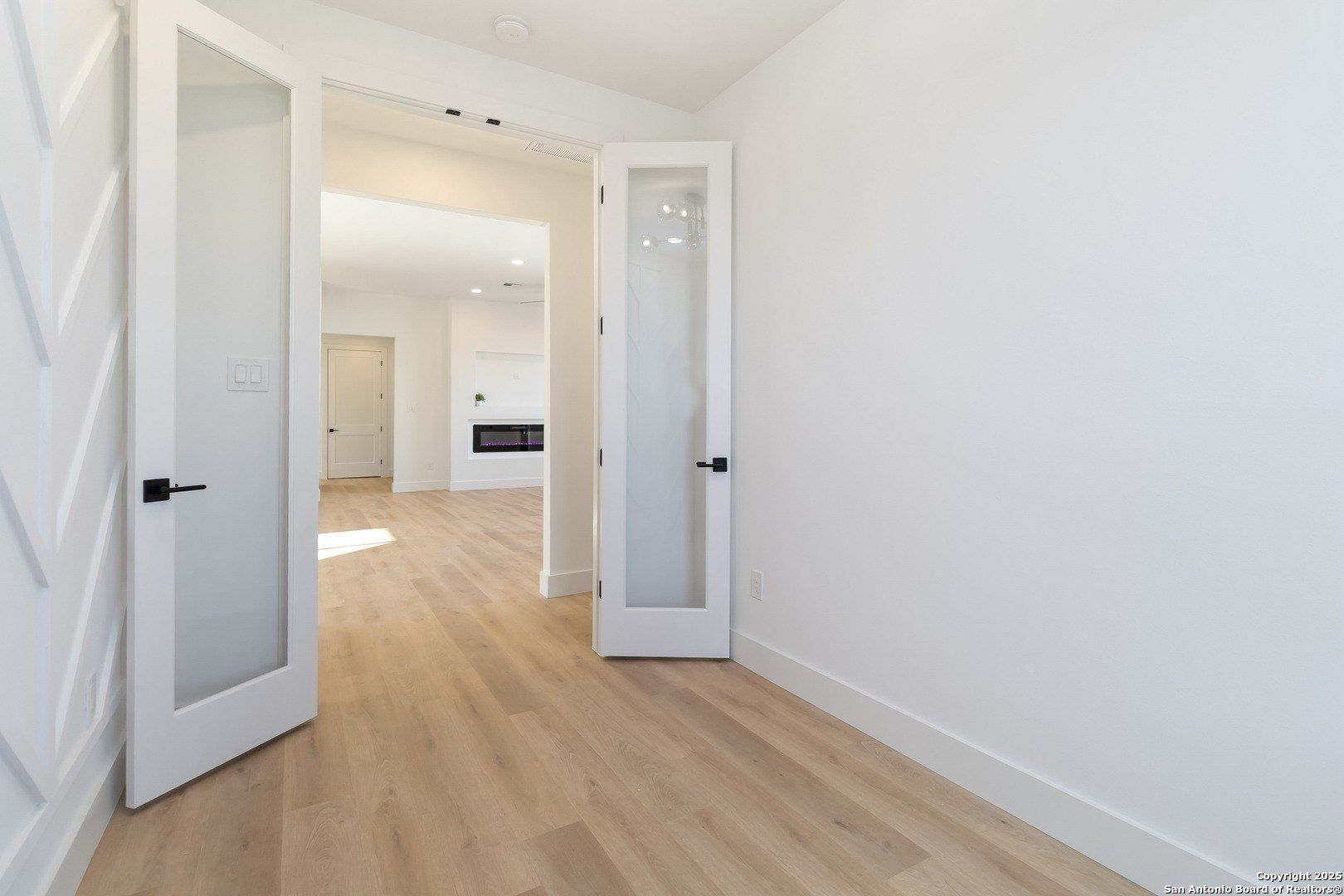 237 Peter Kleid Lp. Blanco, TX 78606