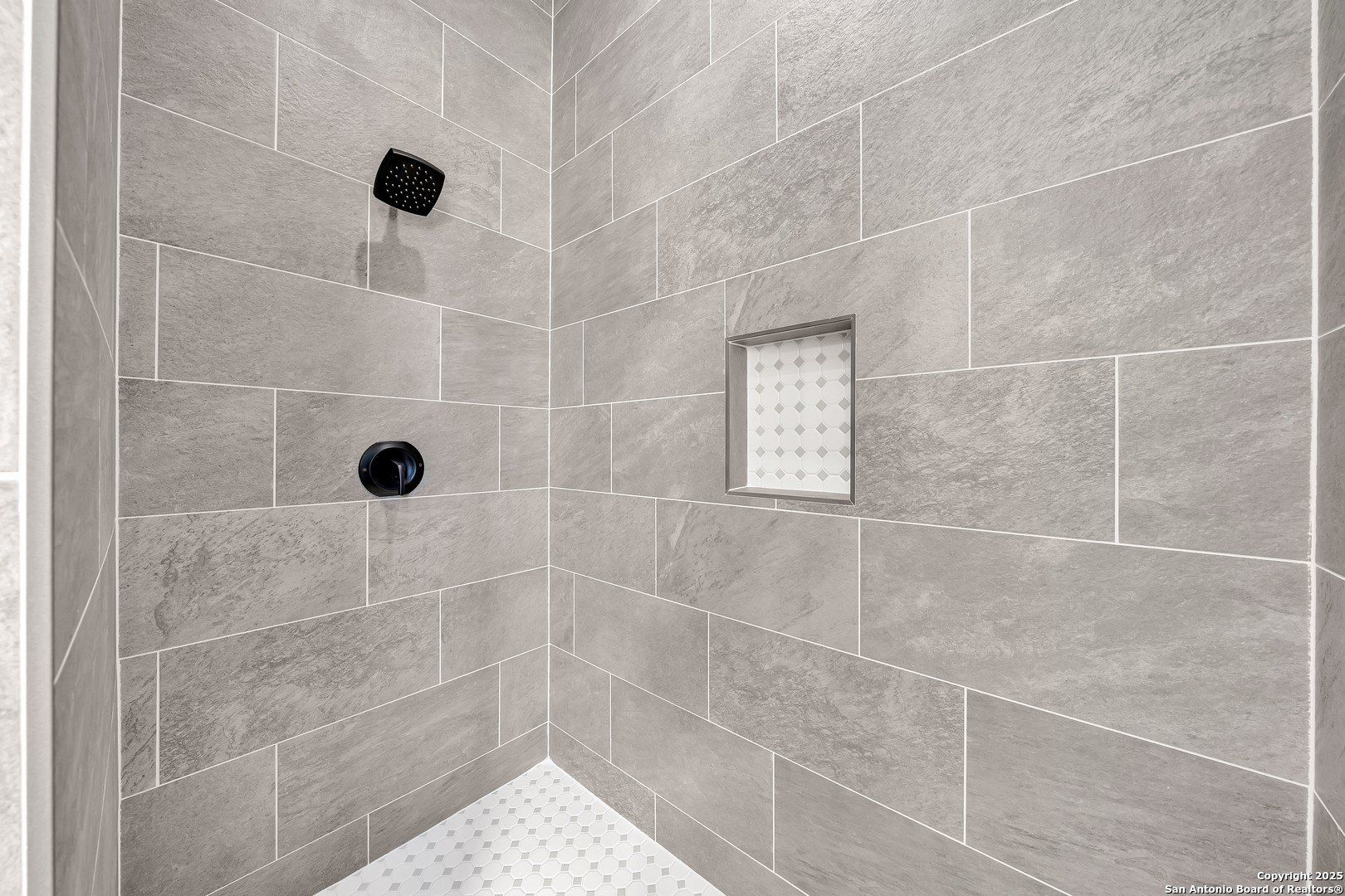 162 Estates Dr. La Vernia, TX 78121