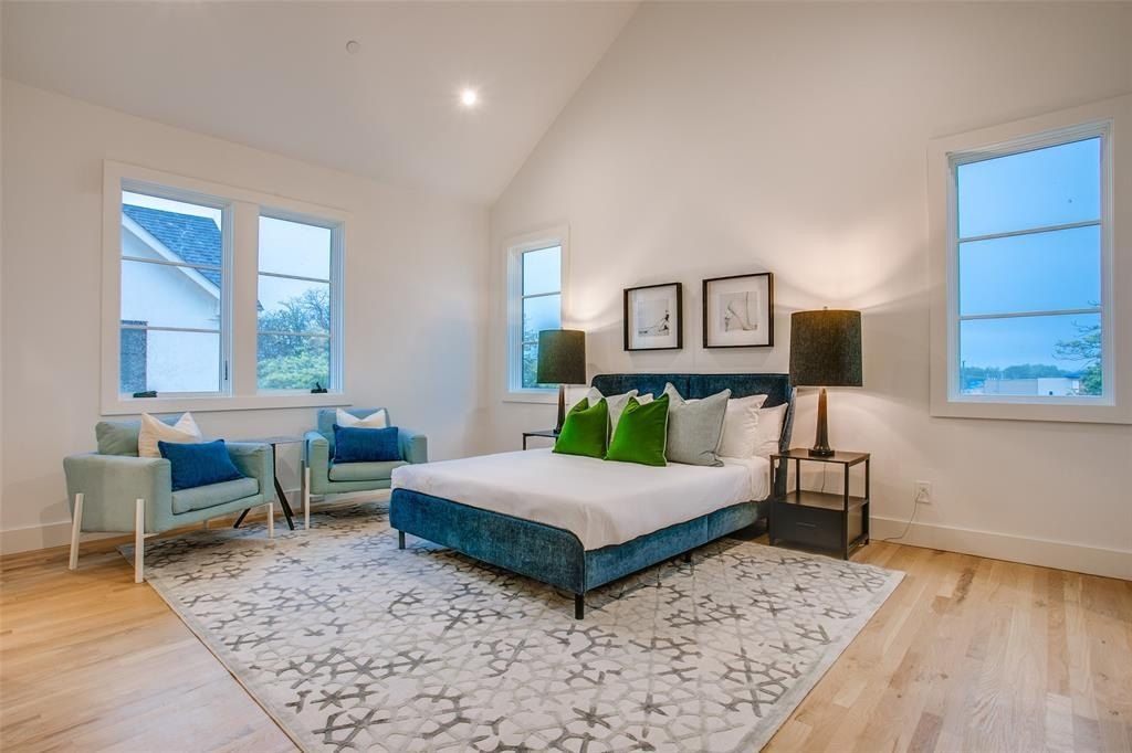 7207 Gaston Avenue. Dallas, TX 75206