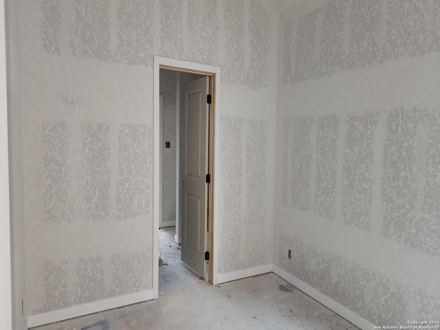 1439 Lockett Falls. San Antonio, TX 78245