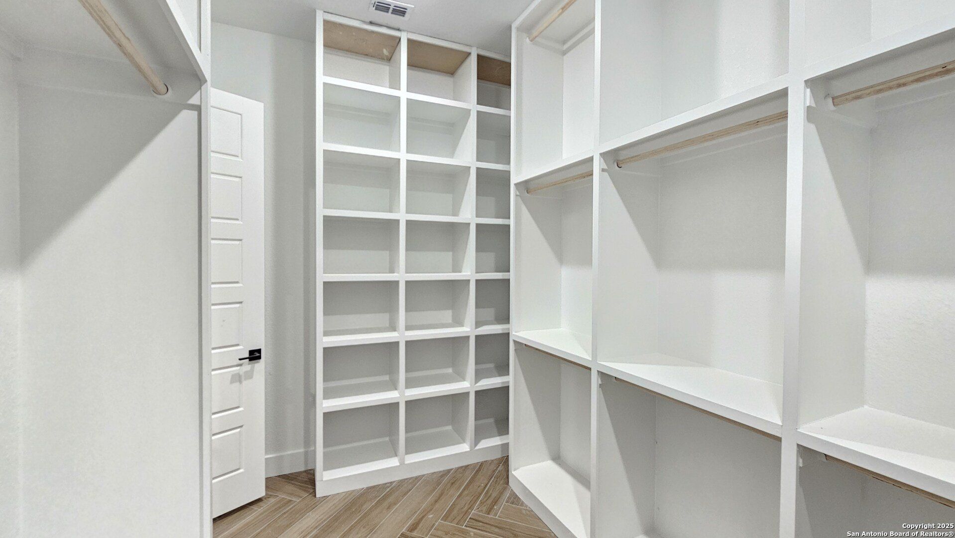 124 Sunset. La Vernia, TX 78121