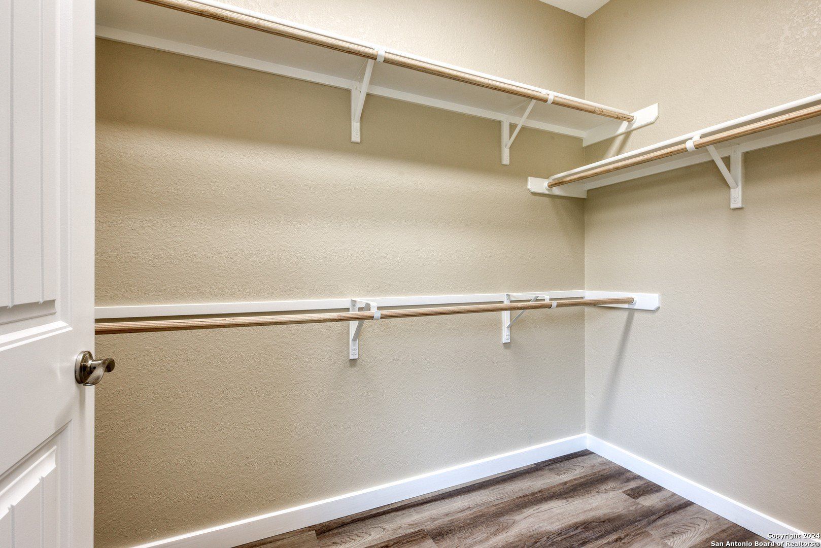 954 Ridge Trail. Spring Branch, TX 78070