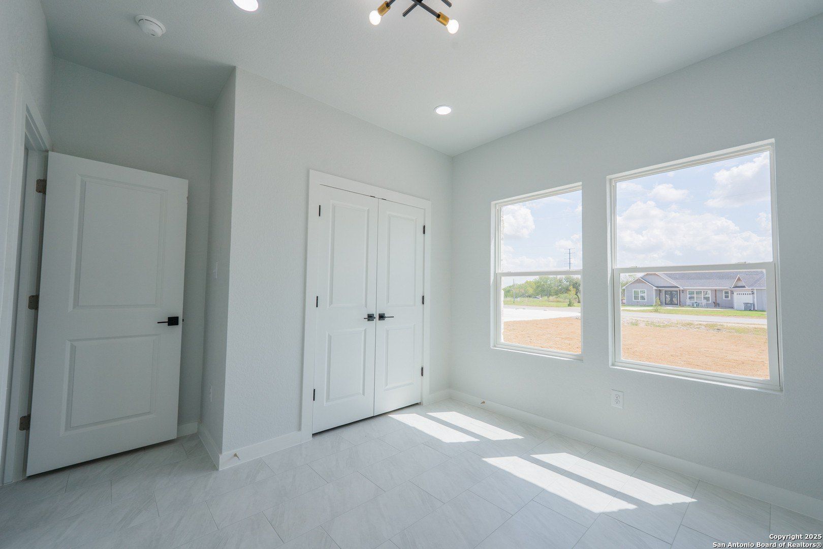 150 Ranchero Way. Natalia, TX 78059