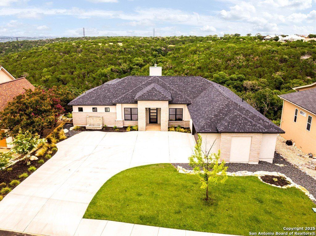 2089 Summit Crest Dr. Kerrville, TX 78028