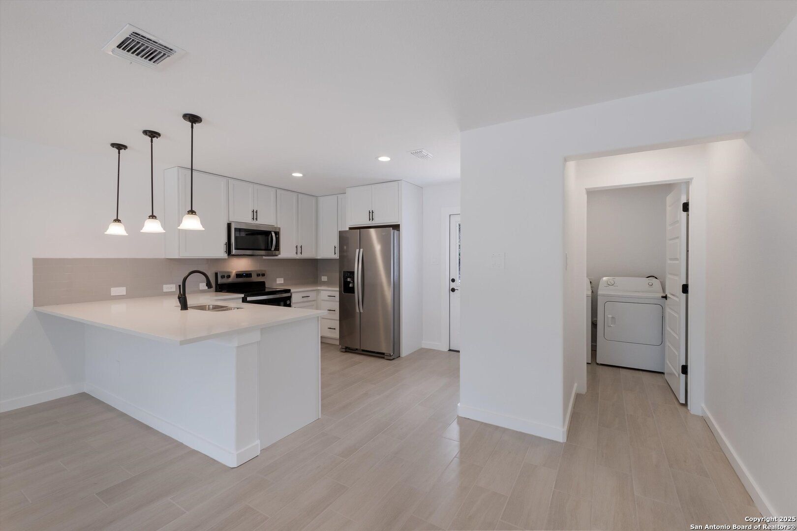 432 Canyon Lake Dr. Bandera, TX 78003