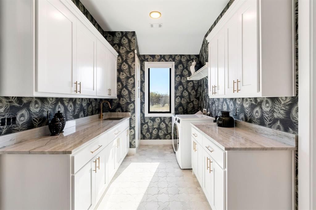 936 San Jacinto Drive. Aledo, TX 76008