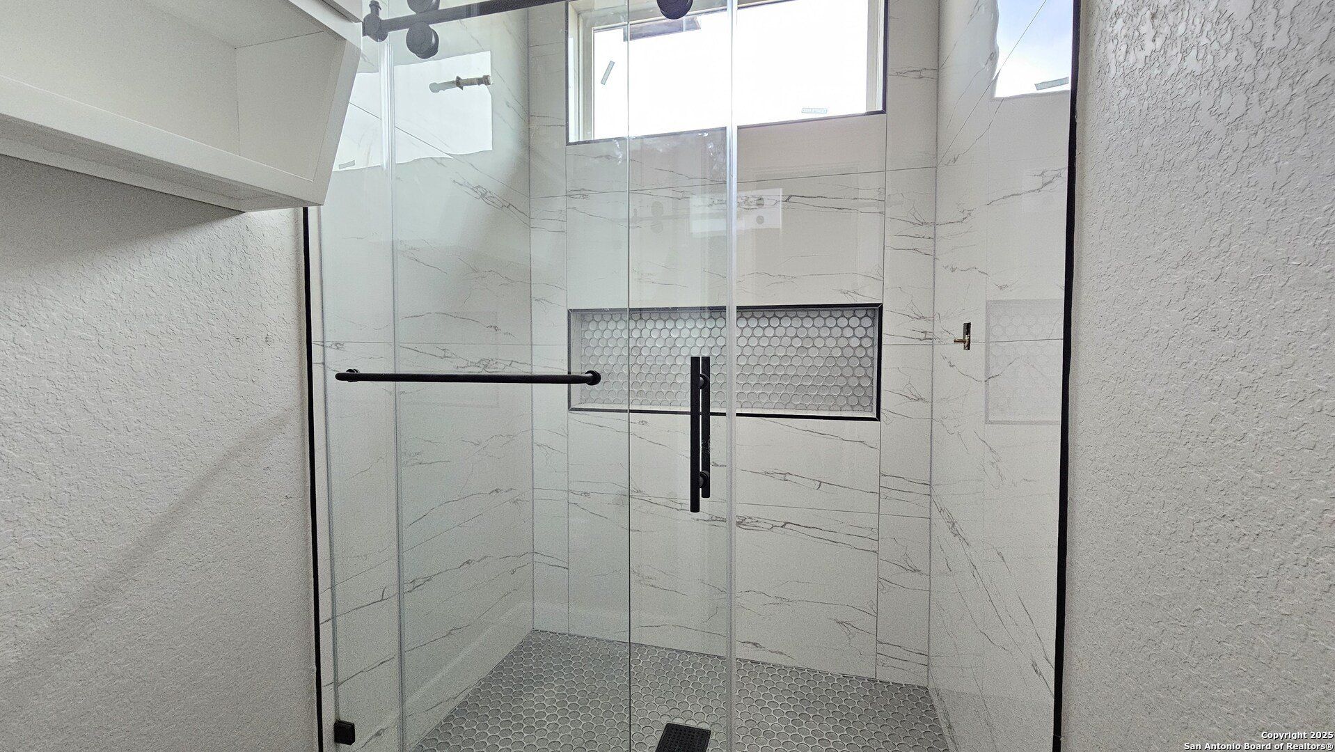 699 James Way. Castroville, TX 78009