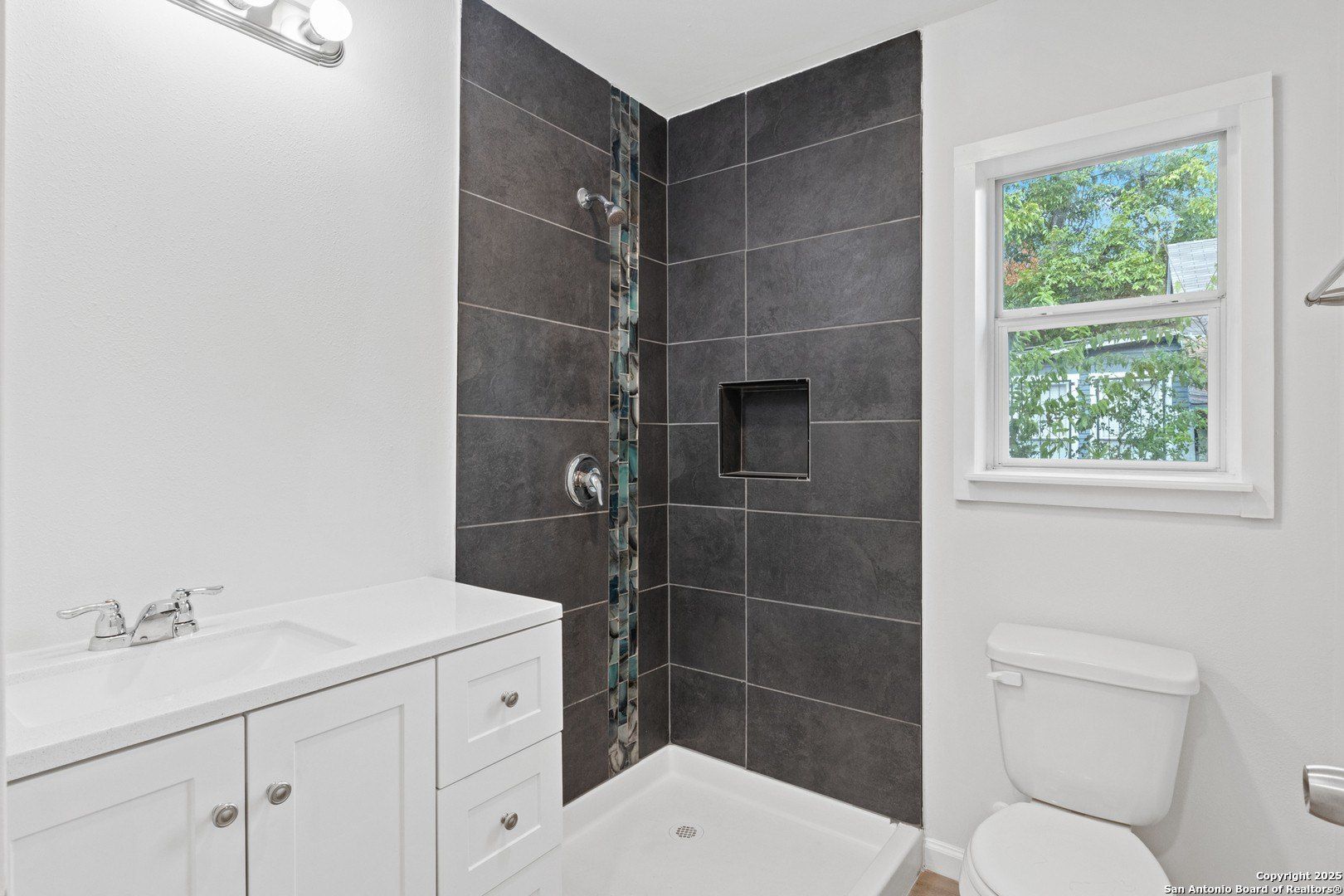 1502 Menchaca. San Antonio, TX 78207